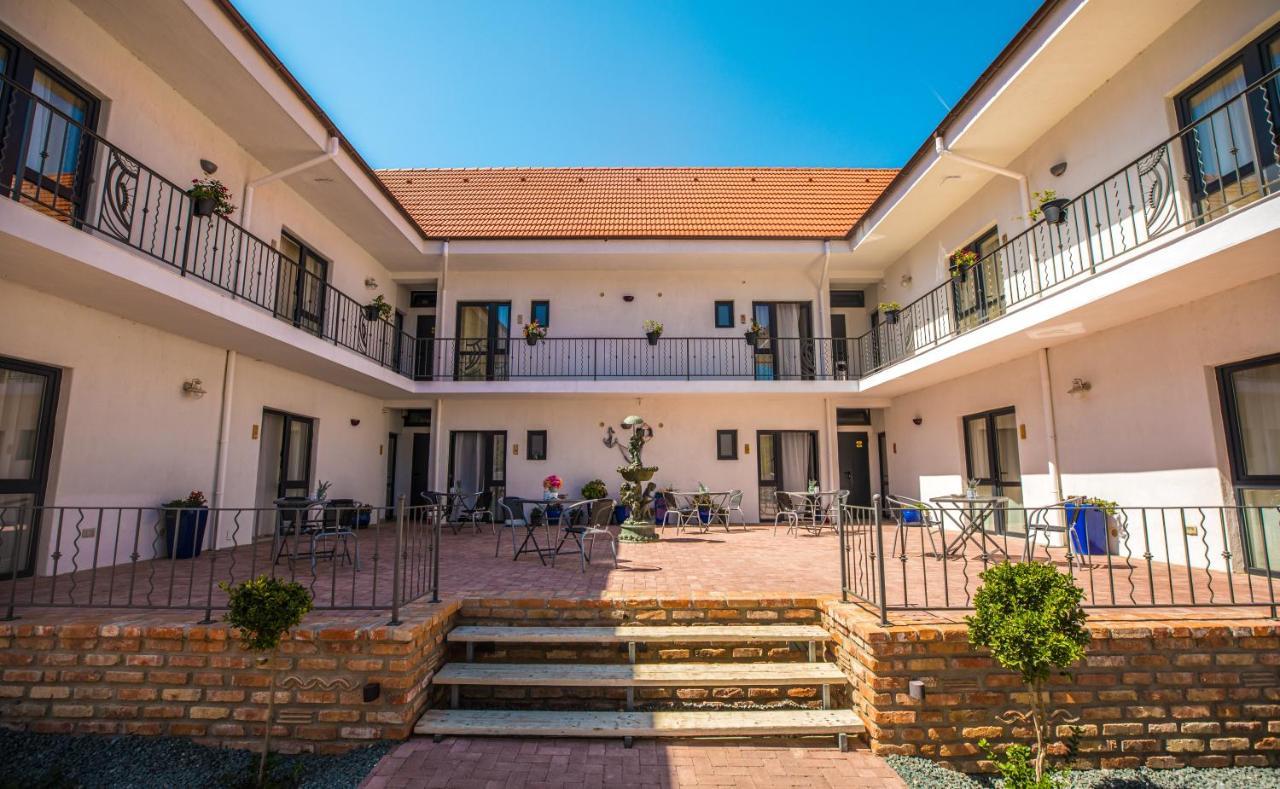 Отель Sunny Border (Adults Only) Вама-Веке Экстерьер фото